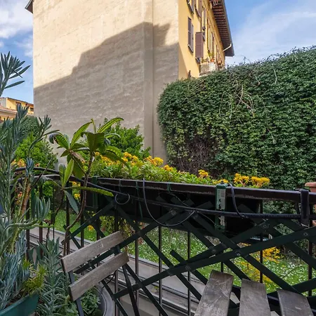 Privata Bagno E Balcone Duomo Battaglia 3* Μιλάνο